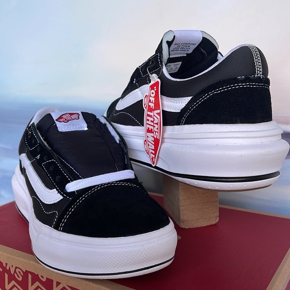 Vans WMNS Oid Skool Over
Black/White
VN0A7Q5EBA2
Sneakers Platforms - Picture 11 of 16